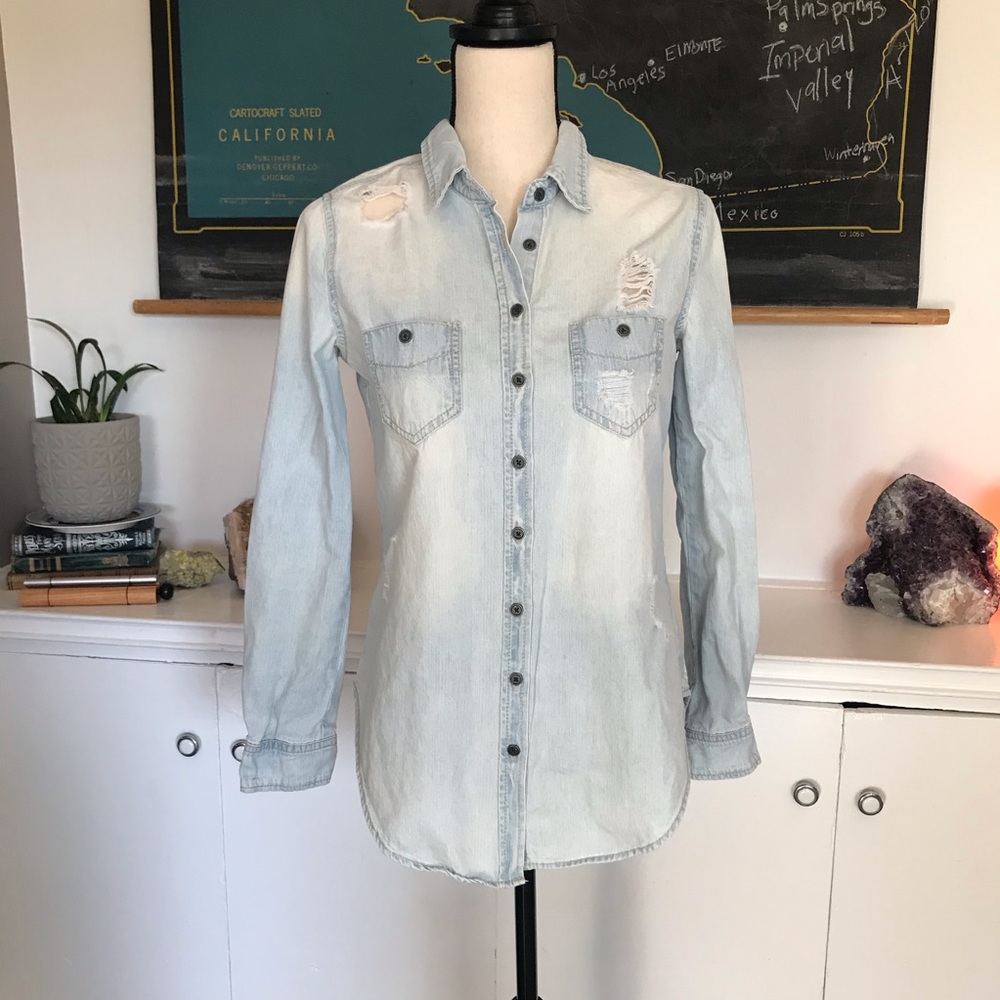 Bullhead distressed chambray | denim top S